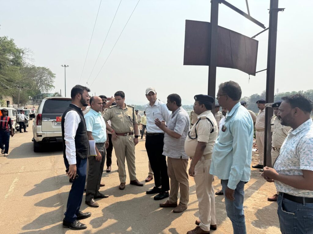 रामनवमी से पहले बागबेड़ा बड़ौदा घाट होगा रोशन, उपायुक्त ने हाईमास्ट लाइट मरम्मत और सफाई के दिए निर्देश