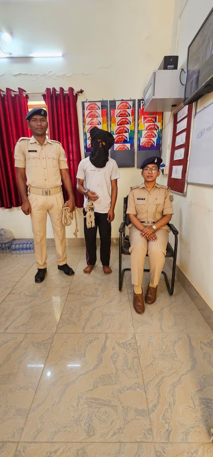 चक्रधरपुर: नाबालिग छात्रा को भगाकर दुष्कर्म करने वाला आरोपी गिरफ्तार, पोस्को एक्ट के तहत प्रहलाद गोप को भेजा गया जेल