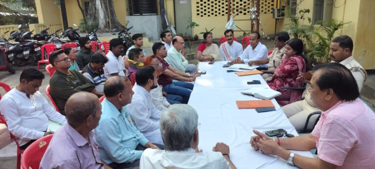 जमशेदपुर: टेल्को थाना में रामनवमी और ईद को लेकर शांति समिति की बैठक, सुरक्षा और सुविधाओं पर प्रशासन सख्त