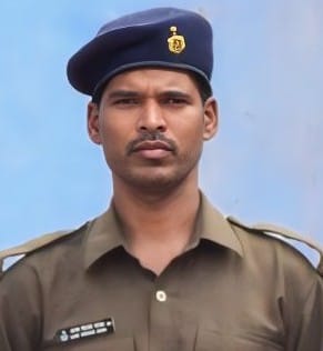 चाईबासा: टोंटो में राइफल सफाई के दौरान चली गोली, झारखंड पुलिस के जवान अजय किशोर खाखा की मौत