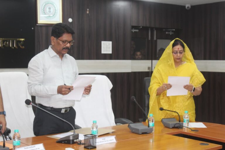 मानगो नगर निगम में मेयर सुधा गुप्ता समेत 34 वार्ड पार्षदों ने ली शपथ, डिप्टी मेयर चुनाव जारी