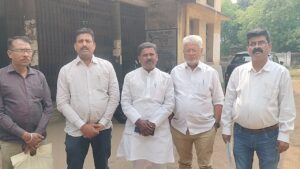 जमशेदपुर: टाटा पावर के मजदूरों का फूटा गुस्सा, उप श्रमायुक्त की अनुपस्थिति से टली वार्ता