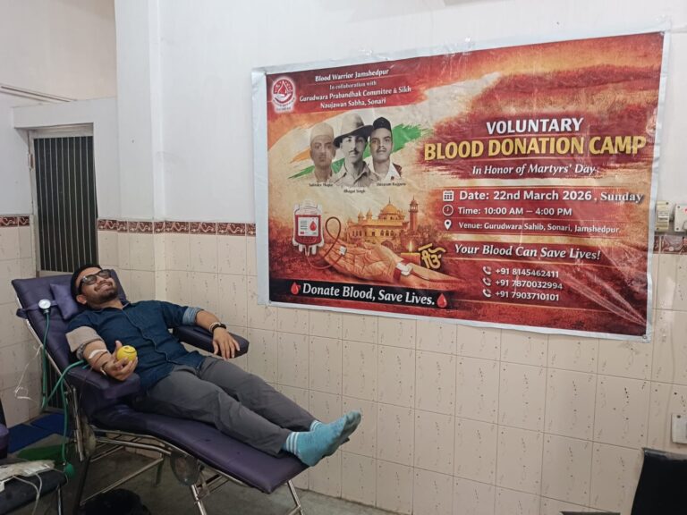 जमशेदपुर: शहीद दिवस पर उमड़ा सेवा का जज्बा, पूर्व विधायक कुणाल षाड़ंगी ने 87वीं बार किया रक्तदान; सोनारी में लगा विशेष शिविर