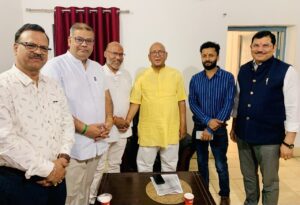 जमशेदपुर: ‘श्याम कार केयर’ कब्जा मामले में गरमाया माहौल, मारवाड़ी सम्मेलन ने विधायक सरयू राय से की मुलाकात