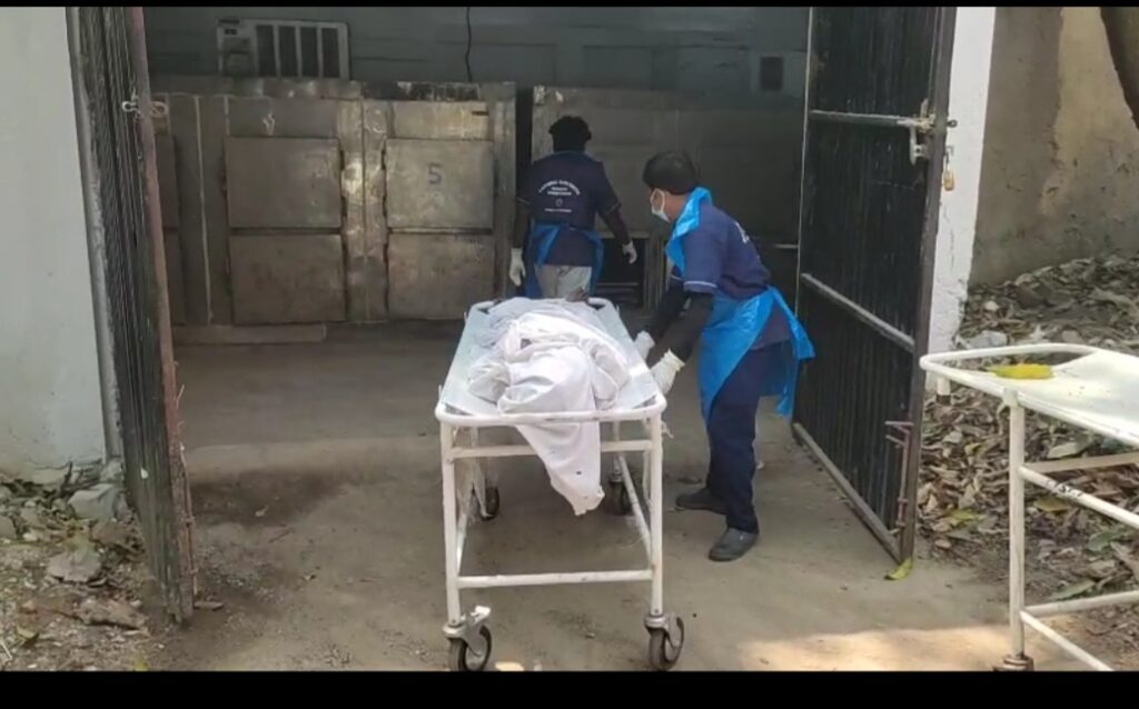 जमशेदपुर: एमजीएम अस्पताल की चौथी मंजिल से कूदकर मरीज ने दी जान, गंभीर बीमारियों से था परेशान, अस्पताल में मची अफरा-तफरी