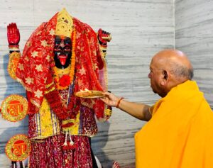 जमशेदपुर: विधायक सरयू राय ने चैत्र नवरात्र के पहले दिन की कलश स्थापना, श्री लक्ष्मी नारायण मंदिर में की सुख-समृद्धि की कामना