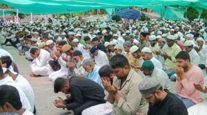 अलविदा जुम्मा: रमजान के आखिरी जुम्मे पर इबादत का सैलाब, मस्जिदों में उमड़ी भीड़