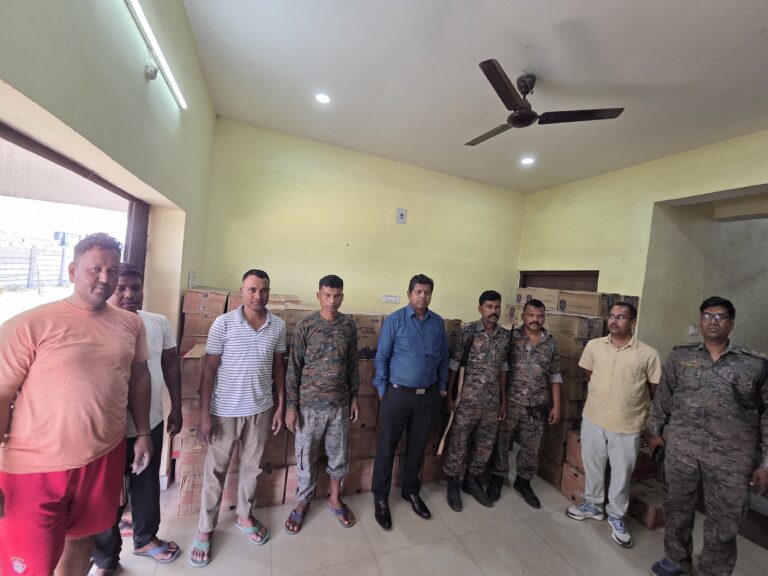 चौका: मिरुडीह में मिनी शराब फैक्ट्री का भंडाफोड़, पंजाब से लाकर खपाई जा रही थी अवैध शराब