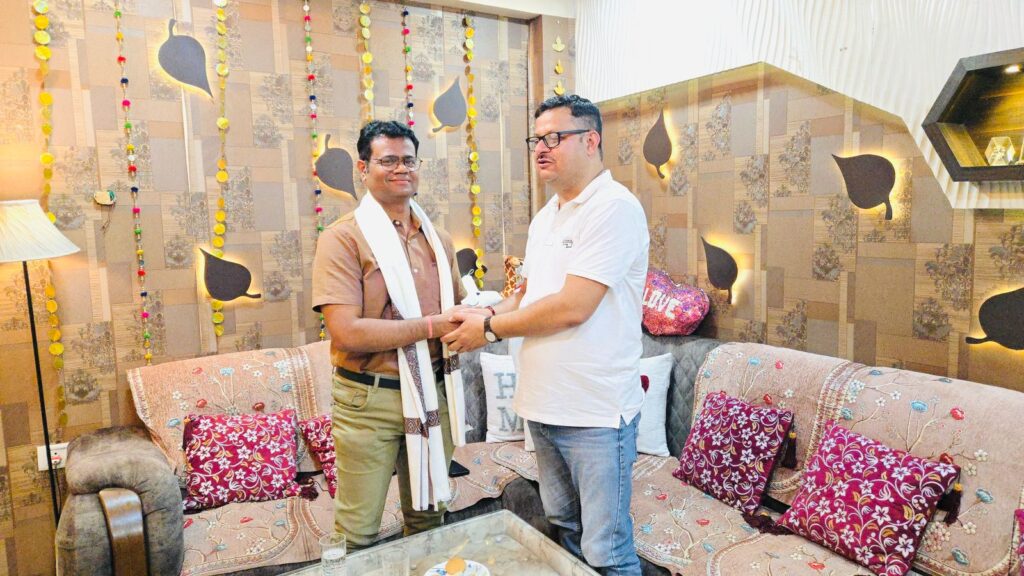 जांबाज कैप्टन की वापसी: ईरान-इजरायल युद्ध के बीच समंदर में फंसे जमशेदपुर के मनीष लौटे घर; सूझबूझ से बचाई 40 जिंदगियां