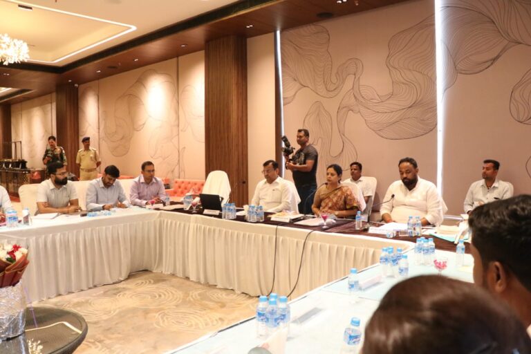 मानगो नगर निगम की पहली बोर्ड बैठक: मेयर सुधा गुप्ता का कड़ा एक्शन; लापरवाह कंपनी सस्पेंड, कर्मचारी कार्यमुक्त, विकास पर बनी सहमति