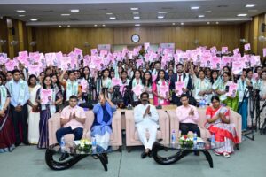 झारखंड: मुख्यमंत्री हेमंत सोरेन ने 299 नवनियुक्त पदाधिकारियों को सौंपे नियुक्ति पत्र, कुपोषण के खिलाफ ‘जंग’ का किया आह्वान