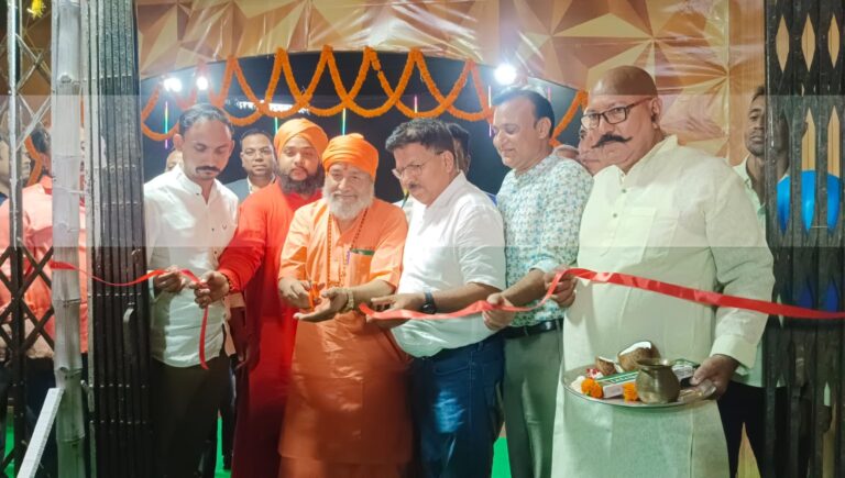 जमशेदपुर: साकची आमबागान में ‘फन वर्ल्ड डिजनीलैंड’ का भव्य आगाज; रेंजर झूले और जलपरी शो होंगे मुख्य आकर्षण