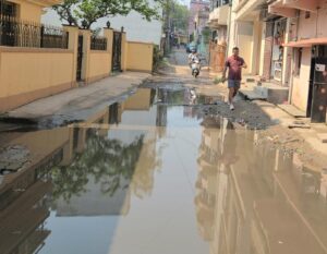 मानगो में जलजमाव से त्रस्त लोग, कमल फूल की खेती कर विधायक और सांसद को आईना दिखाएंगे – विकास सिंह