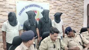 जमशेदपुर: परसुडीह पुलिस ने स्कूल परिसर में डकैती की साजिश रचते 4 अपराधी को किया गिरफ्तार, पिस्तौल और कारतूस बरामद