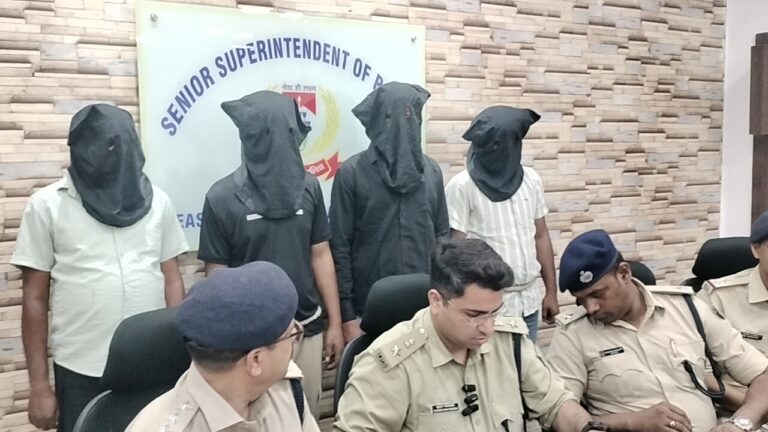 जमशेदपुर: परसुडीह पुलिस ने स्कूल परिसर में डकैती की साजिश रचते 4 अपराधी को किया गिरफ्तार, पिस्तौल और कारतूस बरामद