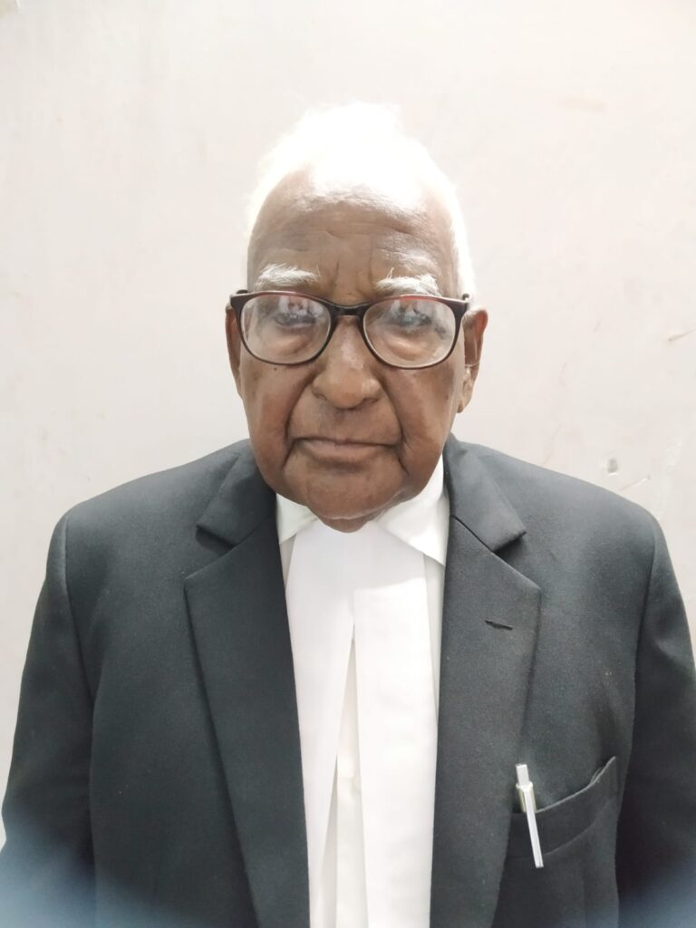 जमशेदपुर: वरिष्ठ अधिवक्ता प्रताप नारायण गोप (गोप बाबू) का निधन; 13 वर्षों तक रहे लोक अभियोजक, वकीलों ने दी अंतिम विदाई