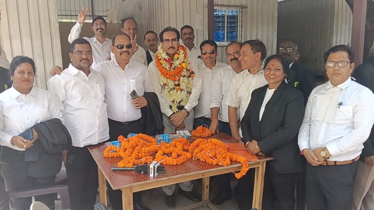 झारखंड स्टेट बार काउंसिल चुनाव:अनिल तिवारी ने हासिल की जीत, जमशेदपुर में जश्न का माहौल
