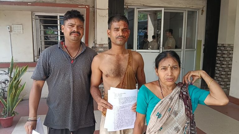 जमशेदपुर: जमीन विवाद में चापड़ से हमला, युवक गंभीर रूप से घायल