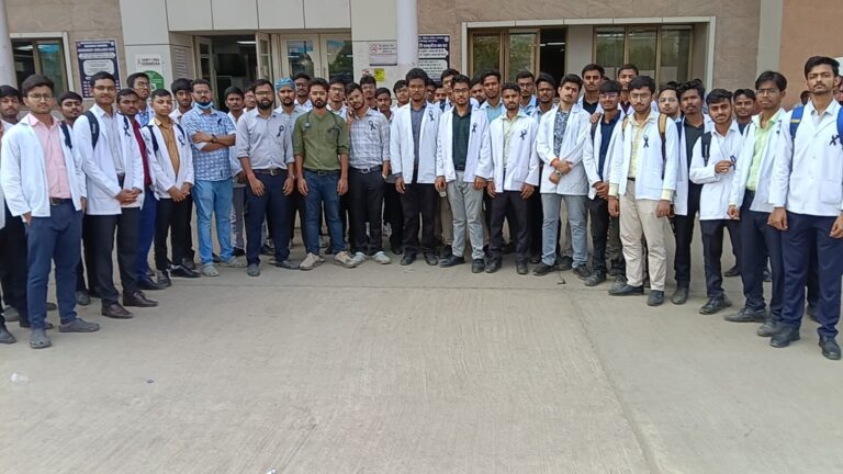 जूनियर डॉक्टरों की जीत: झारखंड सरकार ने बढ़ाई छात्रवृत्ति; 5 साल का इंतज़ार खत्म, डॉक्टरों में खुशी की लहर