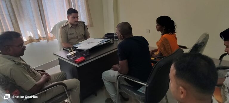 घाटशिला में पुलिस का बड़ा एक्शन: जन शिकायतों का ऑन-द-स्पॉट समाधान, थानों का औचक निरीक्षण