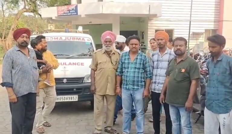 जमशेदपुर: हमले में घायल युवक की इलाज के दौरान मौत, परिजनों का थाने पर प्रदर्शन