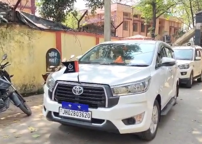 धनबाद मंडल कारा का जेल आईजी सुदर्शन मंडल ने किया औचक निरीक्षण, कैदियों की सुविधाओं और भोजन व्यवस्था की ली जानकारी