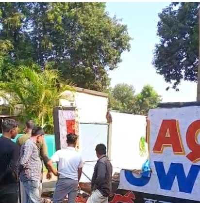 जमशेदपुर में तेज रफ्तार कार का कहर: टिस्को क्वार्टर की दीवार तोड़कर अंदर घुसी, बड़ा हादसा टला