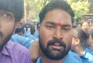 आदित्यपुर इंडो डेनिश टूल रूम में छात्रों का उग्र प्रदर्शन, प्लेसमेंट इंचार्ज सुमित कोली के ट्रांसफर का विरोध