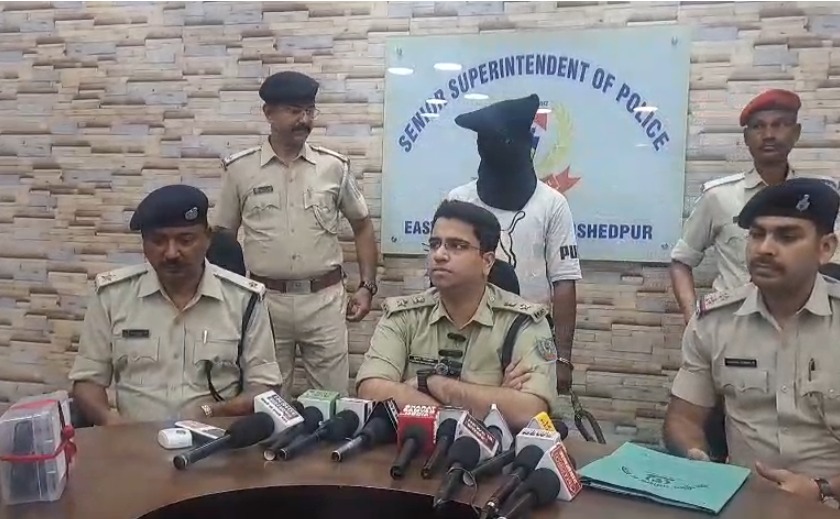 जमशेदपुर: जुगसलाई में हुंडई वरना कार से अवैध पिस्टल बरामद, 19 वर्षीय युवक गिरफ्तार