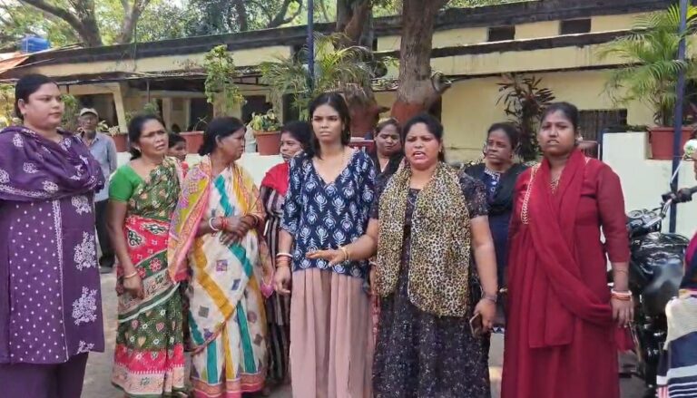 जमशेदपुर: सीतारामडेरा में घरेलू हिंसा का गंभीर मामला, महिला ने ससुराल वालों पर जलाकर मारने की कोशिश का लगाया आरोप