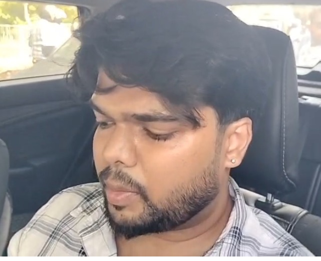 जमशेदपुर: स्कूटी सवार युवक कार से टकराया, अस्पताल में भर्ती