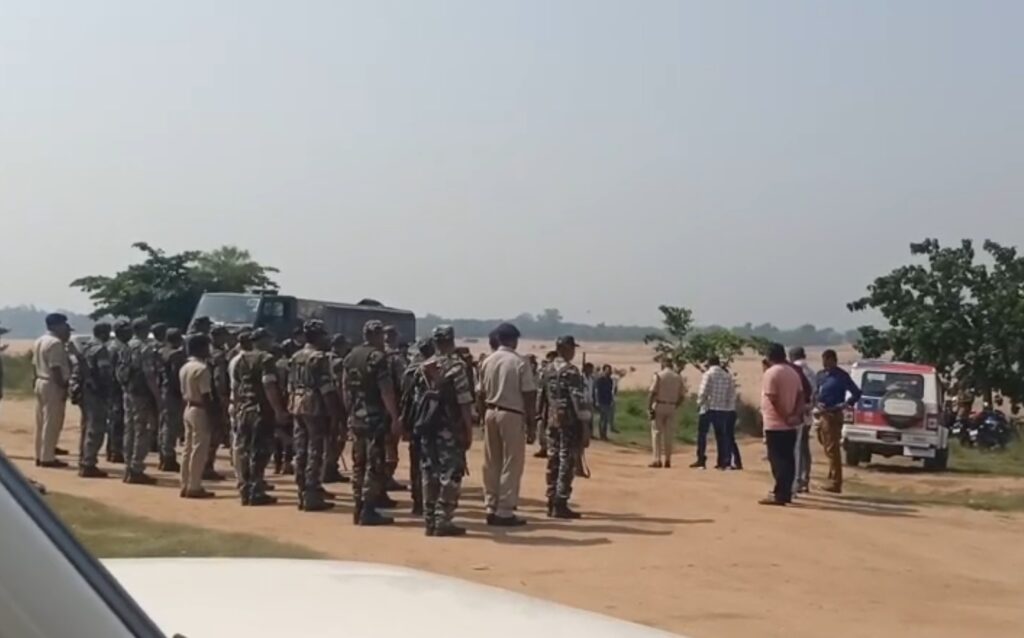 बहरागोड़ा: सुवर्णरेखा किनारे मिला 227 KG का विशालकाय बम को निष्क्रिय करने हेतु सेना ने संभाला मोर्चा, इलाके में हाई अलर्ट