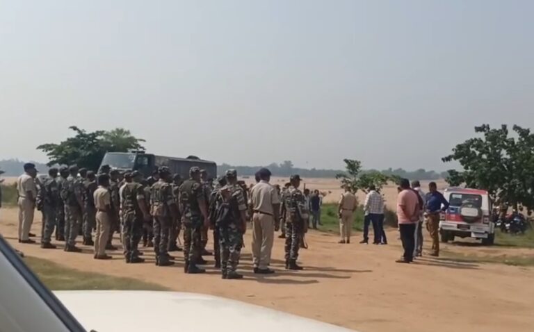 बहरागोड़ा: सुवर्णरेखा किनारे मिला 227 KG का विशालकाय बम को निष्क्रिय करने हेतु सेना ने संभाला मोर्चा, इलाके में हाई अलर्ट
