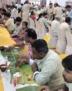 जमशेदपुर : अग्रवाल सम्मेलन और आंध्रा समाज के सहयोग से भव्य “श्री बालाजी अन्न प्रसादम”, 2000 से अधिक श्रद्धालुओं ने ग्रहण किया महाप्रसाद