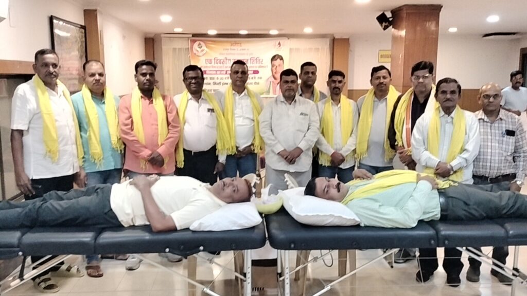 जमशेदपुर: मजदूर दिवस पर मानवता की सेवा; शीला मेमोरियल फाउंडेशन ने आयोजित किया भव्य रक्तदान शिविर