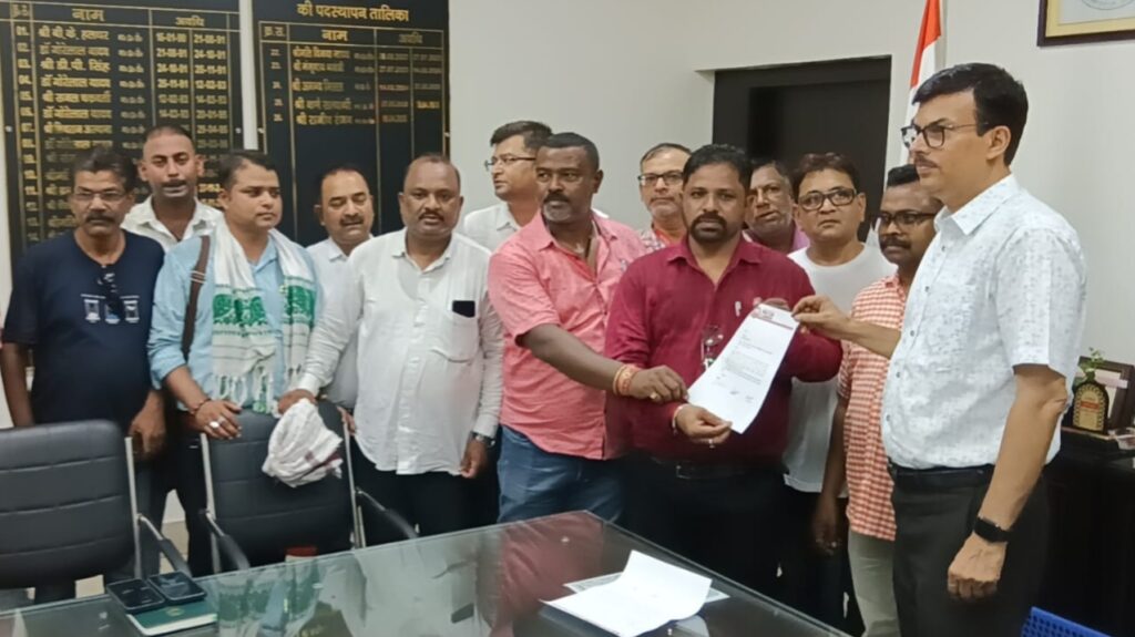 जमशेदपुर में ‘फर्जी पत्रकारों’ और ‘प्रेस’ लिखे वाहनों पर कड़ा प्रहार: प्रेस क्लब की पहल पर डीसी ने डीटीओ को जांच और कार्रवाई का सख्त निर्देश