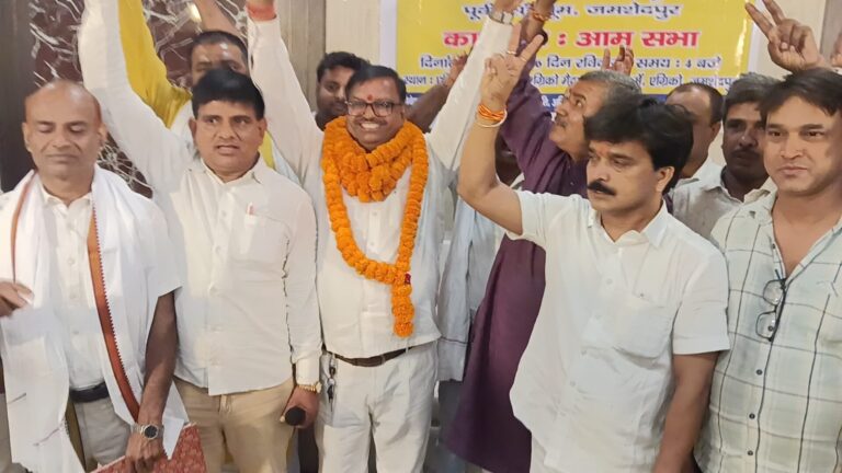 तैलिक साहू महासभा: 7 साल बाद हंगामे के बीच हुआ चुनाव, द्वारिका प्रसाद बने नए अध्यक्ष; लेखा-जोखा पर आमसभा में जमकर बवाल