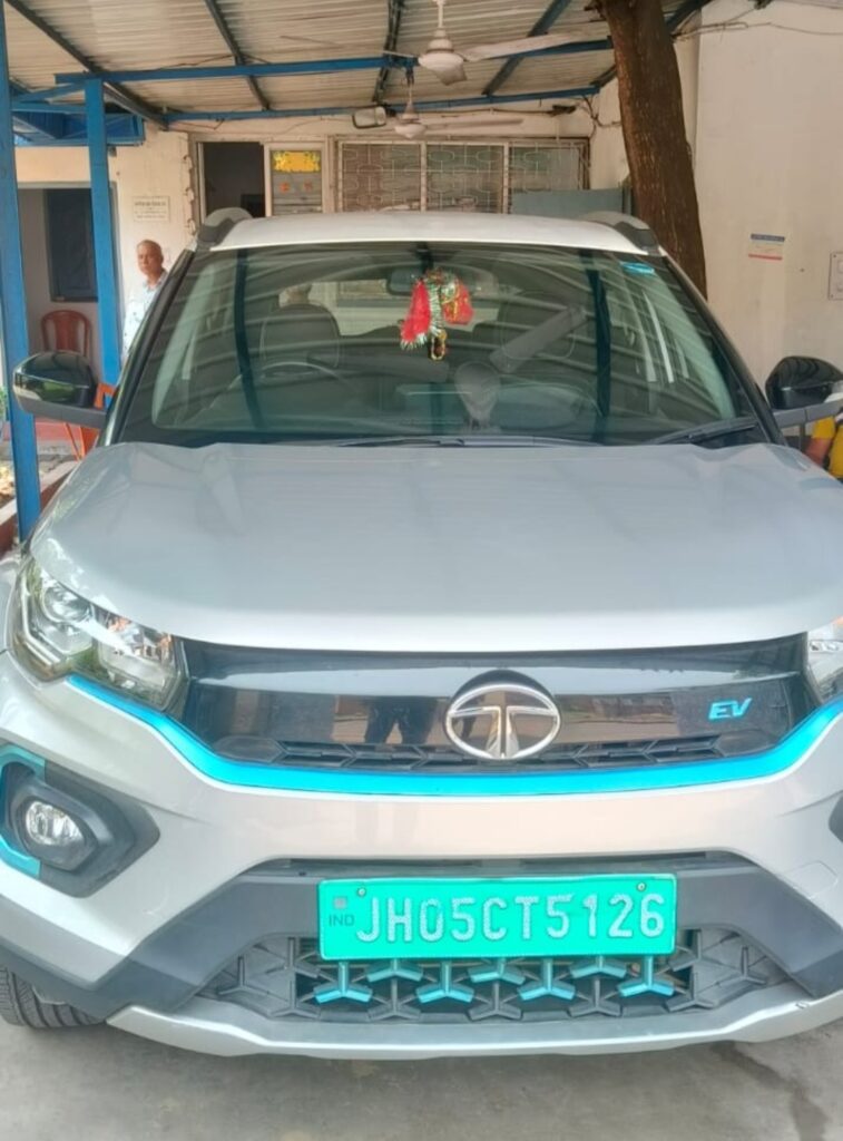 वीआईपी कल्चर पर प्रहार: बिना तामझाम के वर्षों से ई-वाहन से सफर कर रहे विधायक सरयू राय; सादगी बनी मिसाल, सेट किया नया ट्रेंड