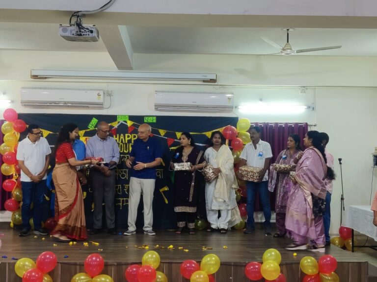 जमशेदपुर के डीबीएमएस कॉलेज ऑफ एजुकेशन में “मेहनत की महिमा” कार्यक्रम, कर्मचारियों को किया गया सम्मानित