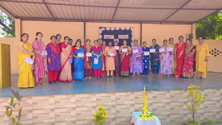 बारीडीह हाई स्कूल में मातृ दिवस का उल्लास, नन्हे बच्चों ने नृत्य और गीतों से माताओं के प्रति जताया आभार