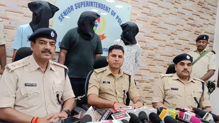 कदमा चेन स्नैचिंग कांड का खुलासा: तीन आरोपी गिरफ्तार, पिघलाकर बनाई गई थीं सोने की अंगूठियां