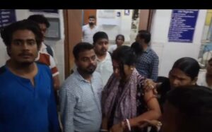एलबीएसएम कॉलेज में बड़ा हादसा टला: परीक्षा देकर लौट रही छात्रा को लगा करंट, सदर अस्पताल में भर्ती