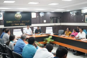 जमशेदपुर: पुस्तक वितरण में देरी पर 7 बीपीओ का वेतन रोका, शो-कॉज जारी