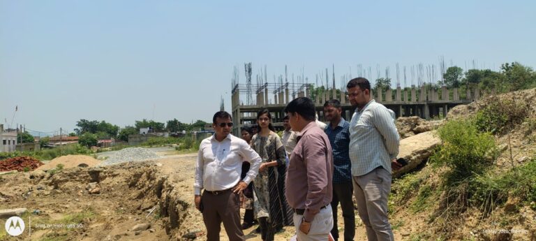 बिरसानगर आवासीय परियोजना का निरीक्षण, 644 आवास जल्द पूर्ण करने का निर्देश