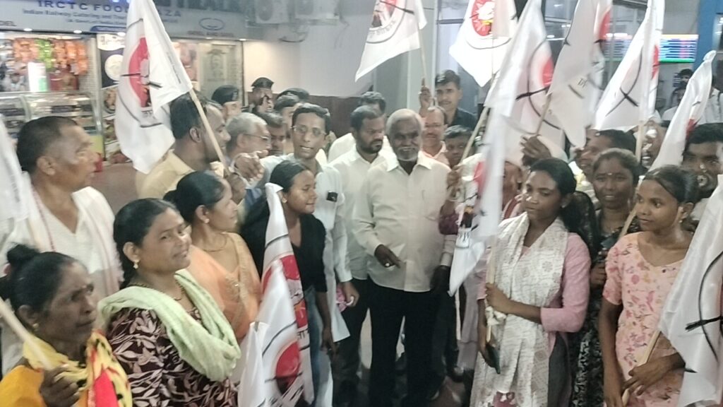 दिल्ली के रामलीला मैदान में 24 मई को होगी ‘गर्जाना रैली’, जमशेदपुर से 700 से अधिक आदिवासी रवाना