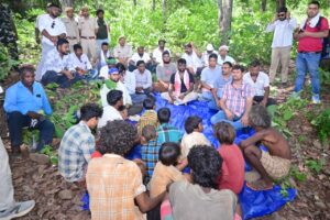 पोटका के सुदूरवर्ती गांव पहुंचे विधायक संजीव सरदार, विकास कार्यों का लिया जायजा
