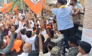 जमशेदपुर में बिजली-पानी संकट को लेकर भाजपा का जोरदार प्रदर्शन, उपायुक्त कार्यालय का घेराव