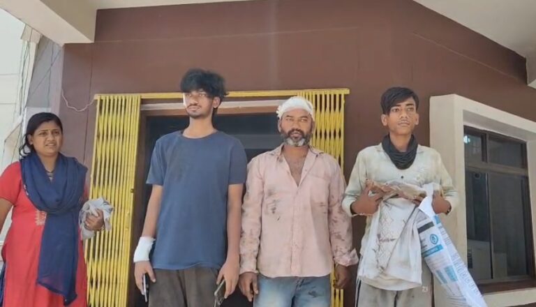 आदित्यपुर में दुकानदार और उसके बेटों पर जानलेवा हमला, इलाके में दहशत