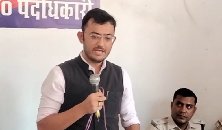 मानगो थाना में शांति समिति की बैठक: बकरीद को लेकर प्रशासन रेस, एसडीओ अर्णव मिश्रा और एएसपी ऋषभ द्विवेदी ने दिए कड़े सुरक्षा निर्देश