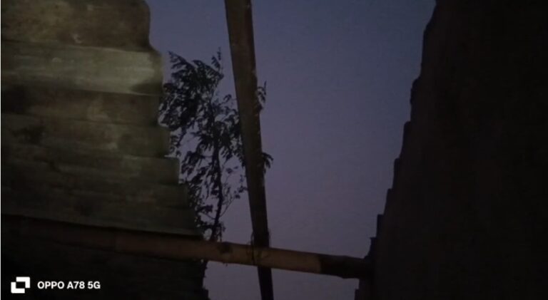 जमशेदपुर :गरुड़बासा के दलखाम टोला में तेज आंधी-तूफान से भारी तबाही, 20 घर क्षतिग्रस्त